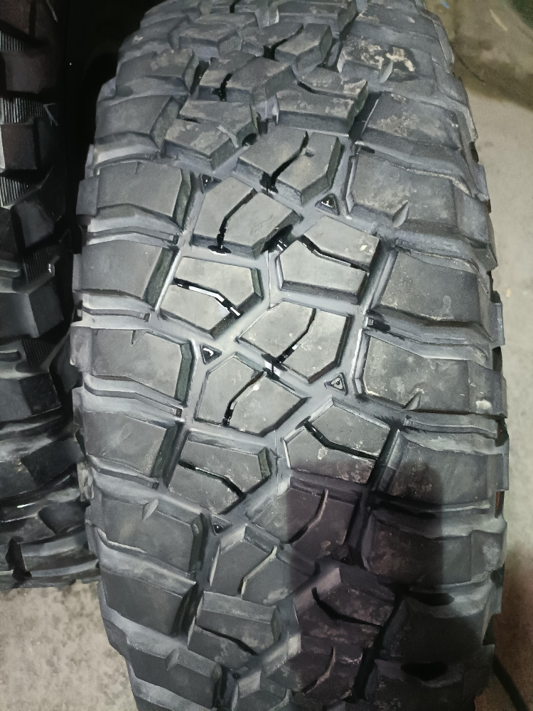 37x12.50 R 17"bfgoodrich#usa - 3