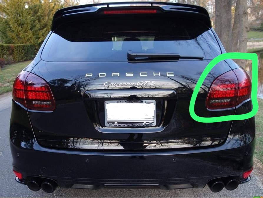 Porsche Cayenne 2013 back light - 1