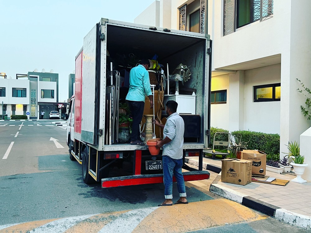 close truck moving company - 8