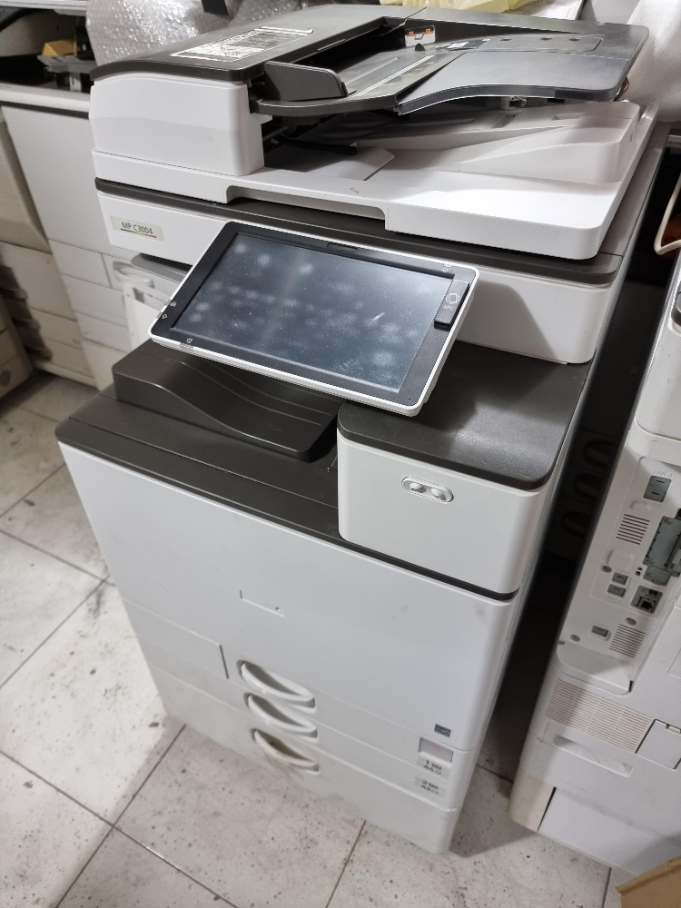 Used Ricoh MPC 4504 - 1