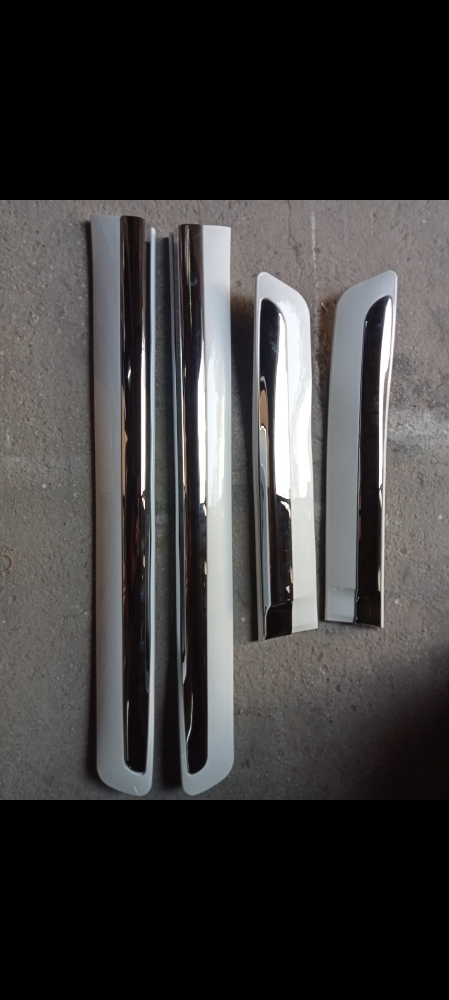 Lx570 Door moulding 2015 - 1
