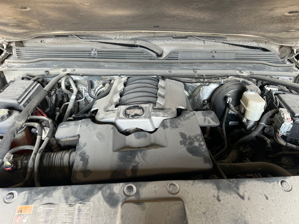 Cadillac Escalede 2015 scrap - 4