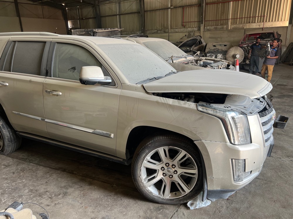 Cadillac Escalede 2015 scrap - 3