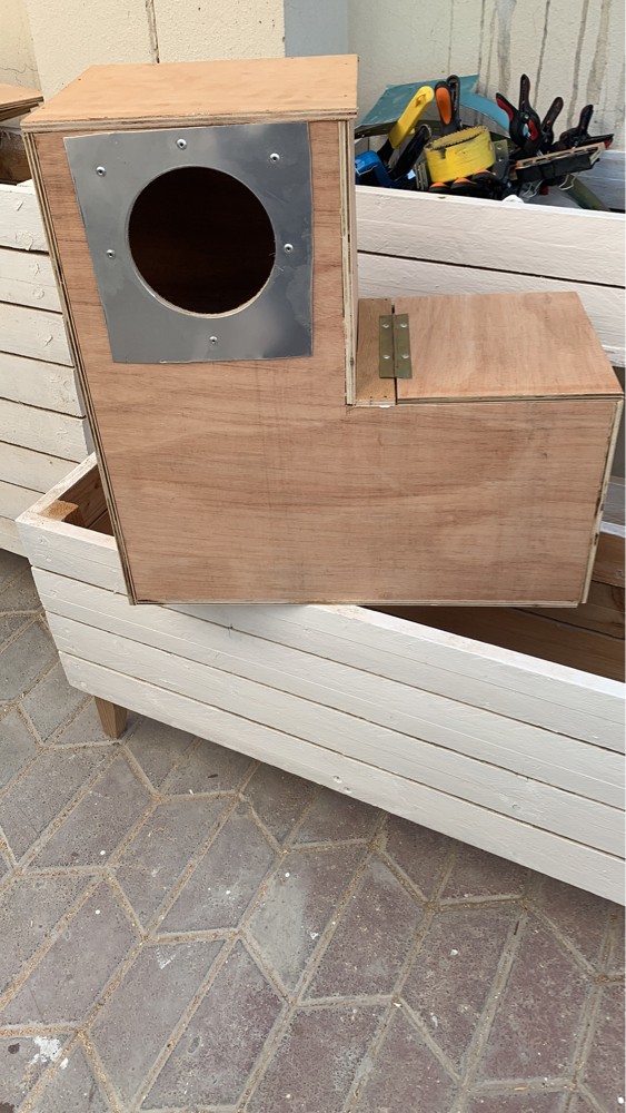 breeding box   - 1