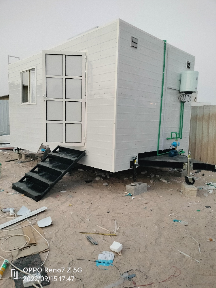 new photo cabin parcel 70408520 - 2