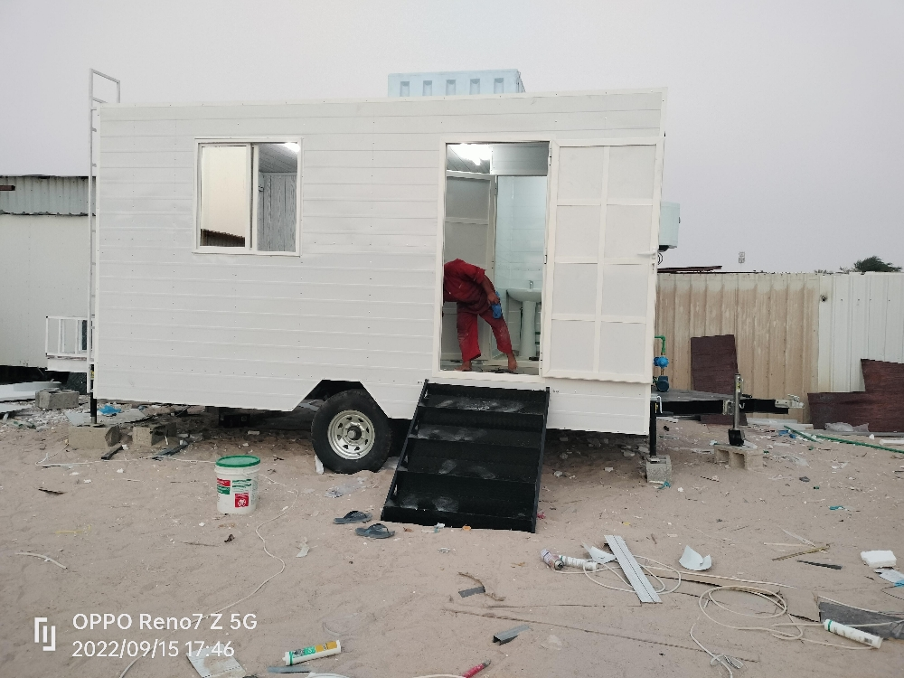 new photo cabin parcel 70408520 - 3