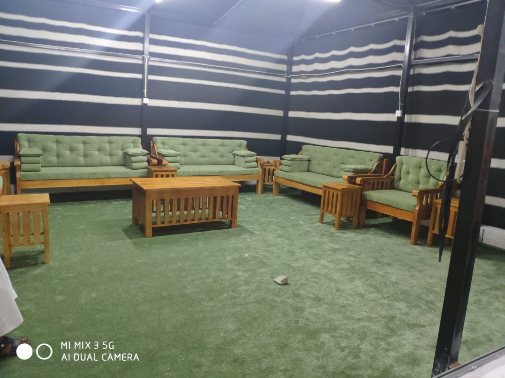 للبيع الكراس والفرش والطاولات - 3