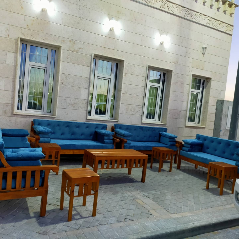 للبيع الكراس والفرش والطاولات - 4