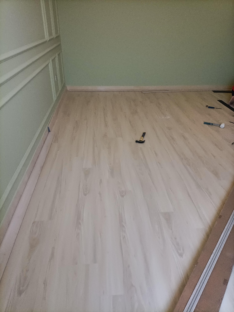 8mm laminate wooden flooring - 7
