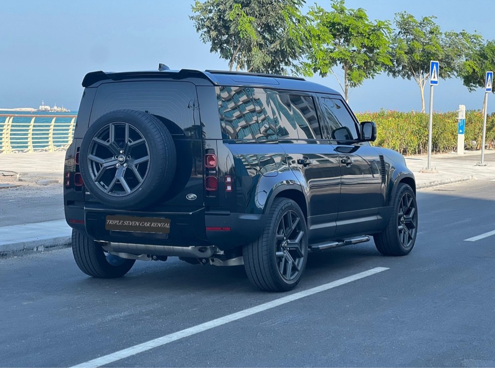Land Rover Defender  - 5