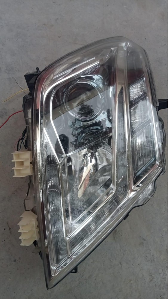 Nissan headlights - 1