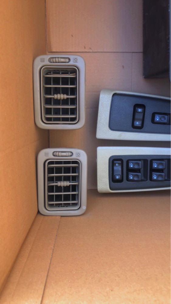 GMC Sierra all interior parts - 2