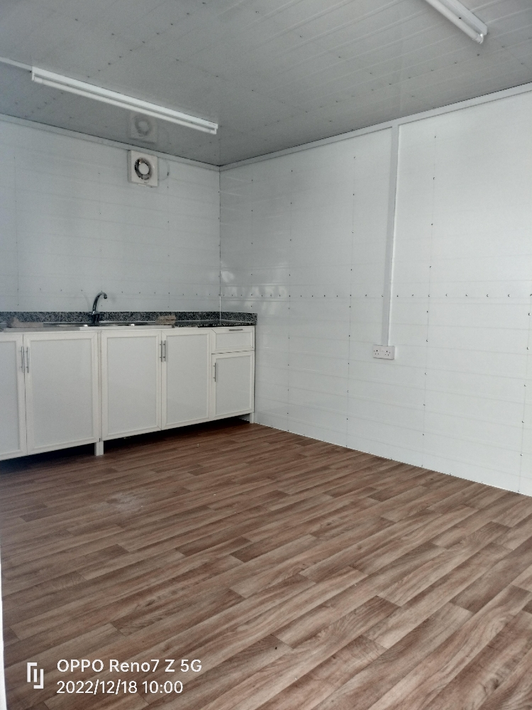 new new kitchen parcel 70408520 - 5