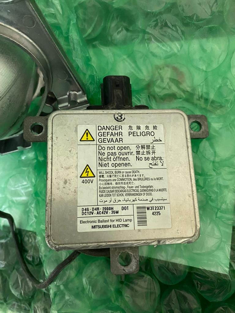 Mitsubishi original xenon light - 3