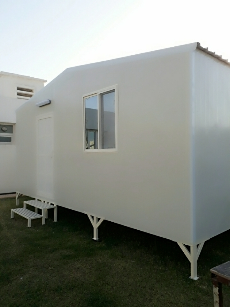 new photo cabin parcel 70408520 - 2