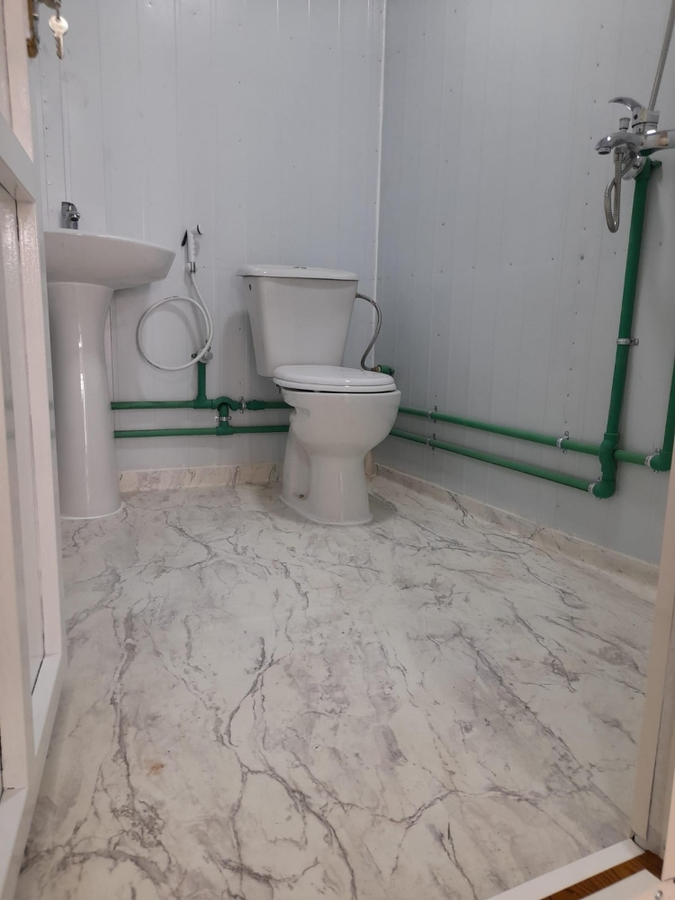 new photo cabin parcel 70408520 - 4