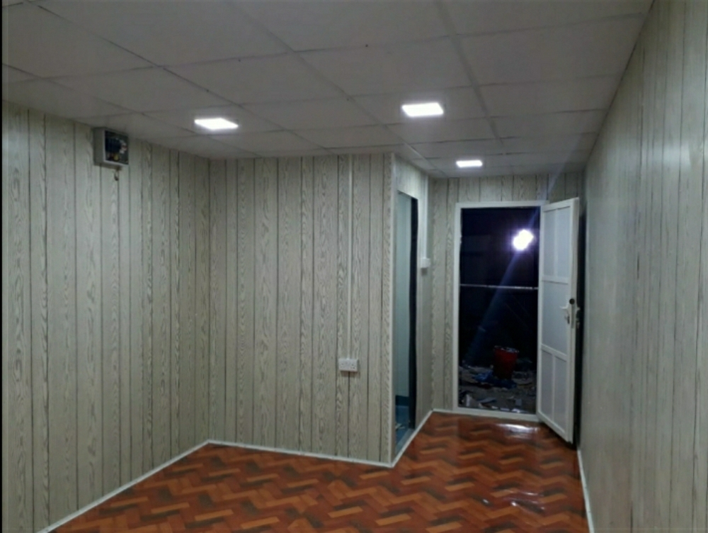 new photo cabin parcel 70408520 - 3