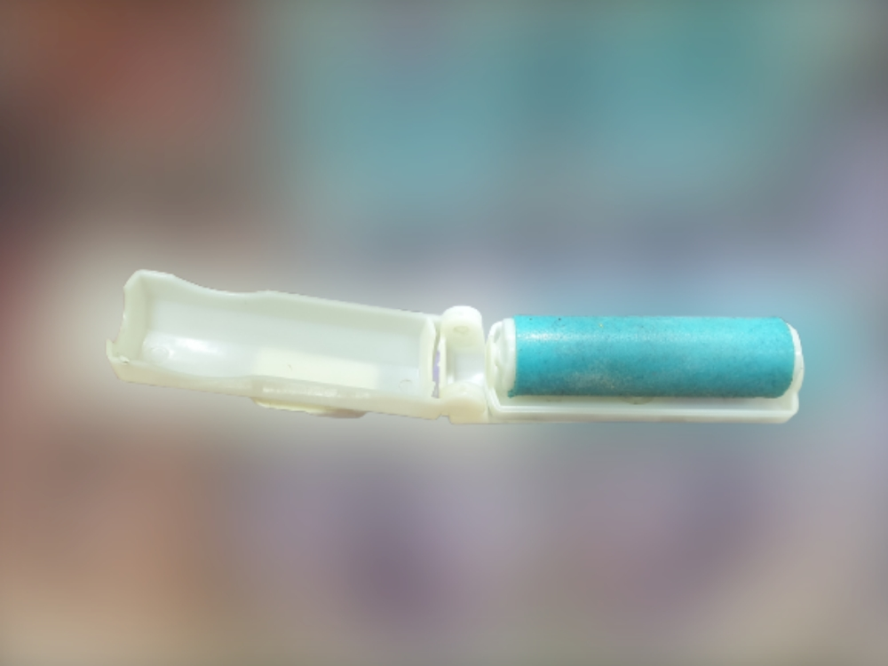 Sticky Fabric Remover - 1