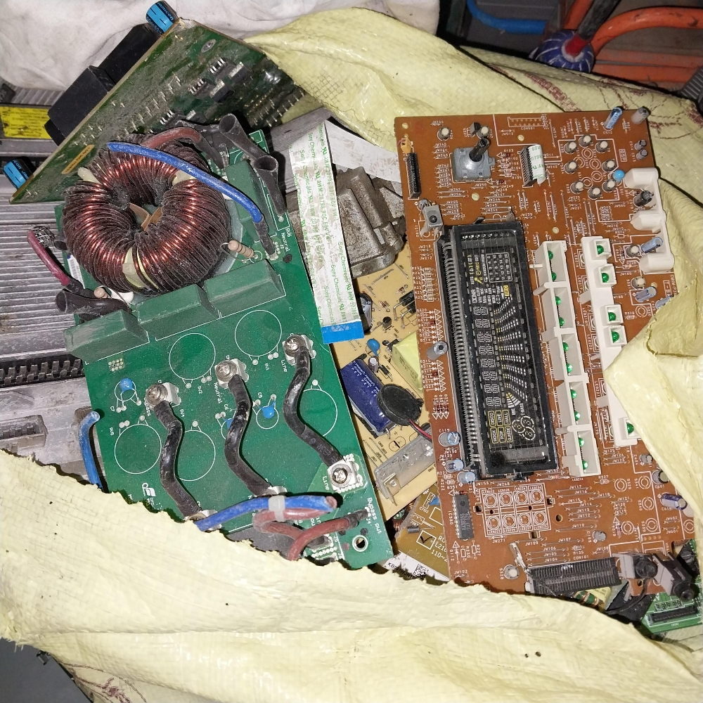 مخلفات كمبيوترات - 6