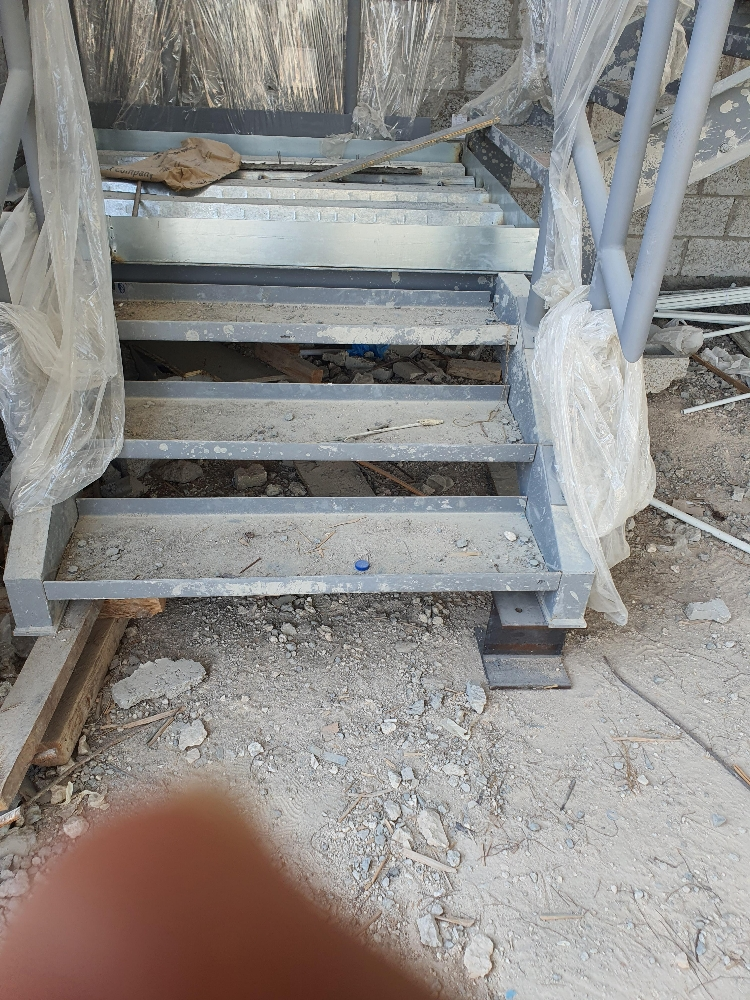 موجود عندنا دفان بانواعه - 4