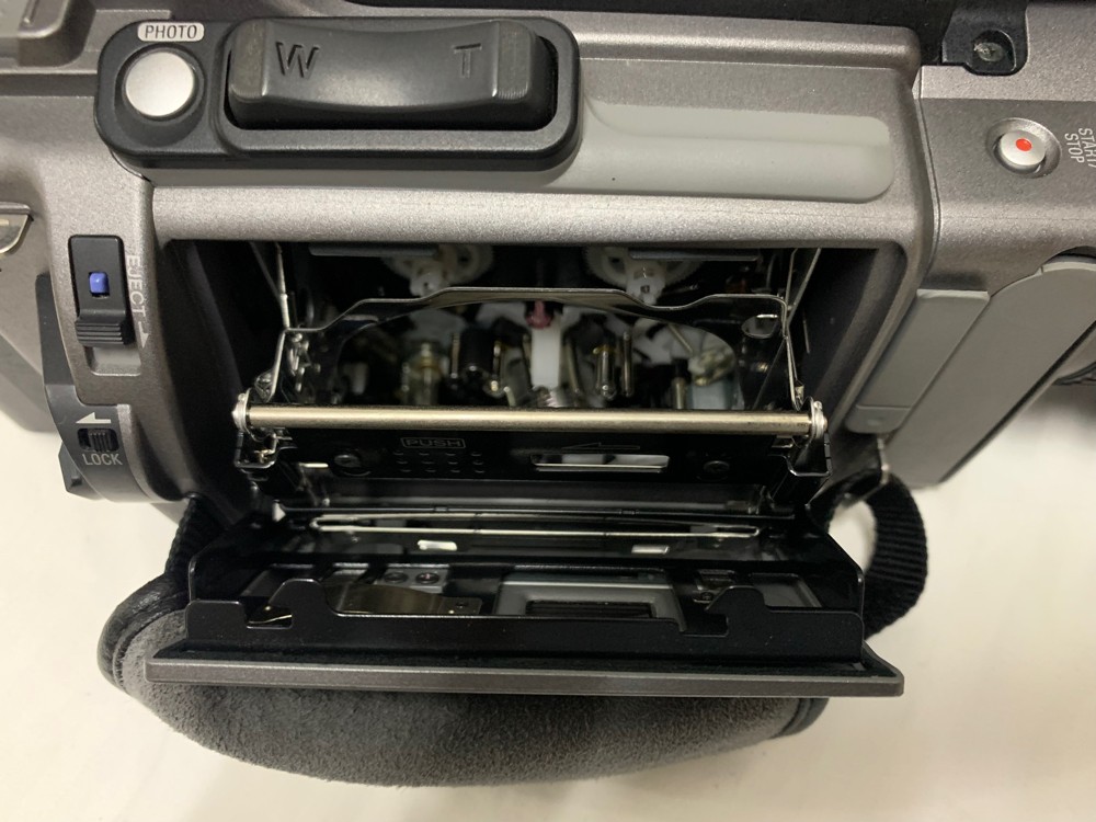 SONY DCR-VX2100 3CCD MiniDV - 13