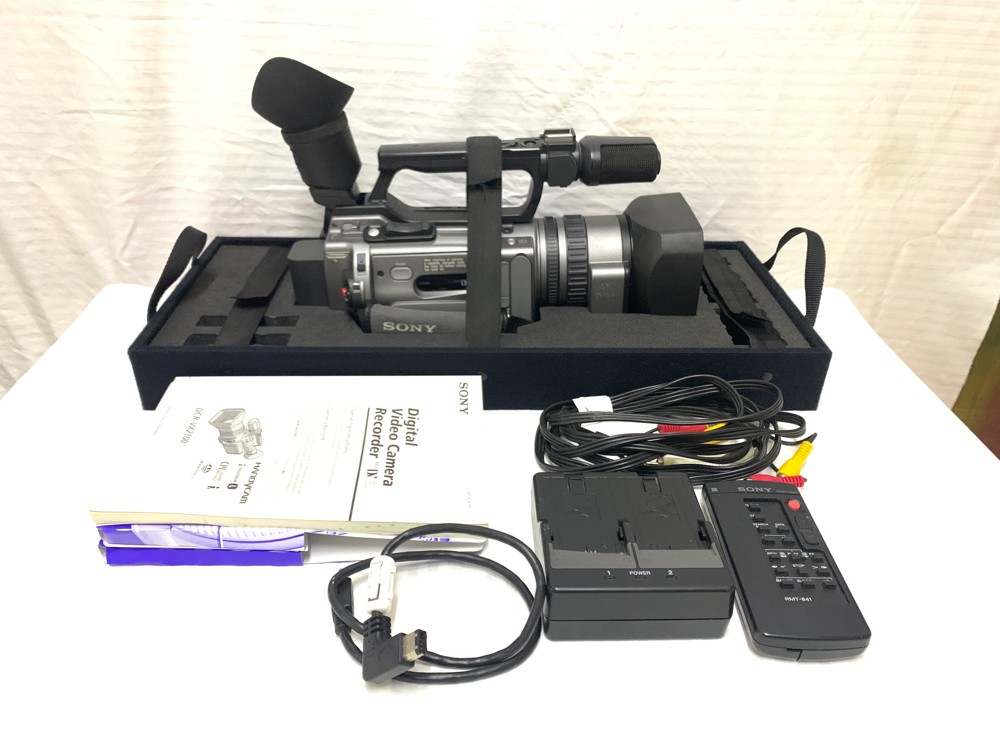 SONY DCR-VX2100 3CCD MiniDV - 2