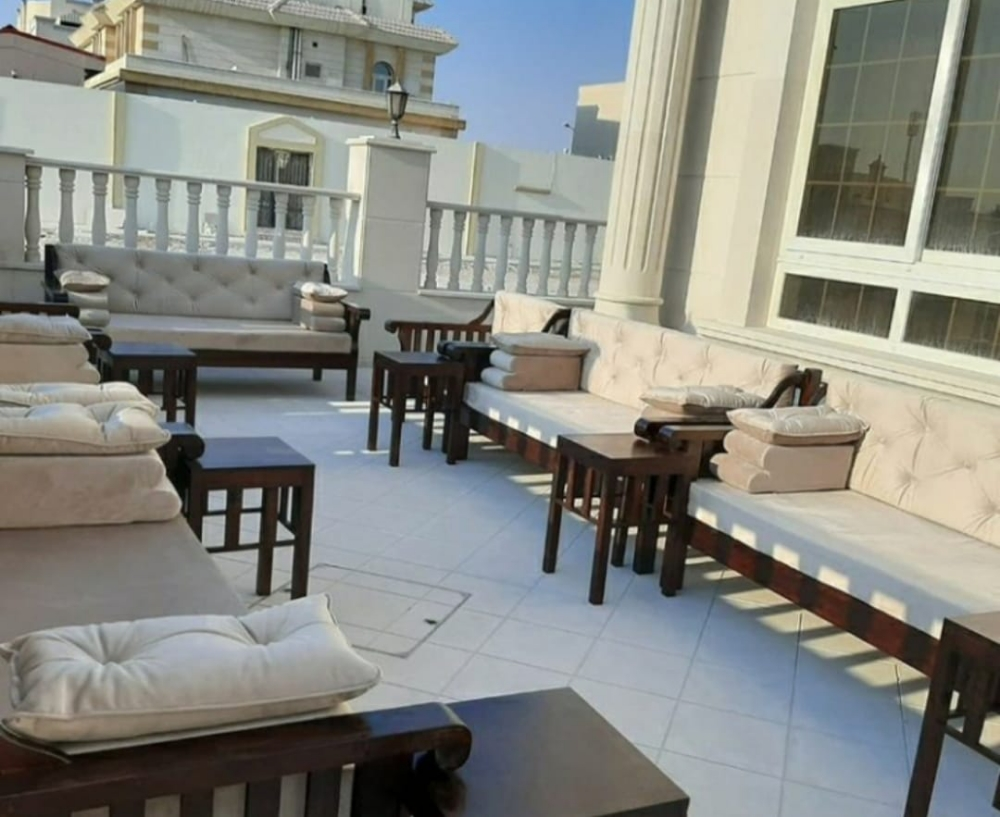 البريق لاخشاب والكراس والمفروشات - 1