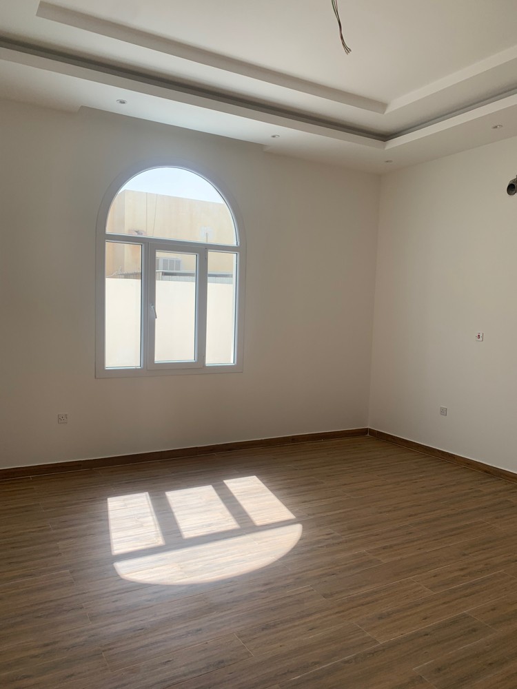 للبيع فيلا فاخرة بالدحيل 595 - 13