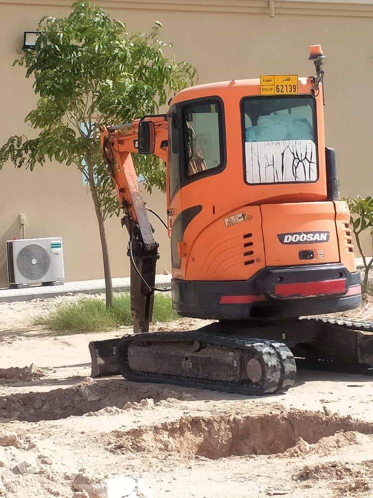 All excavators & bobcats availabl - 4