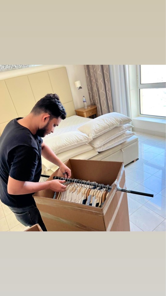close truck moving company - 9