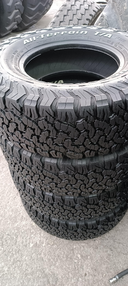 285/70/17"bfgoodrich - 1