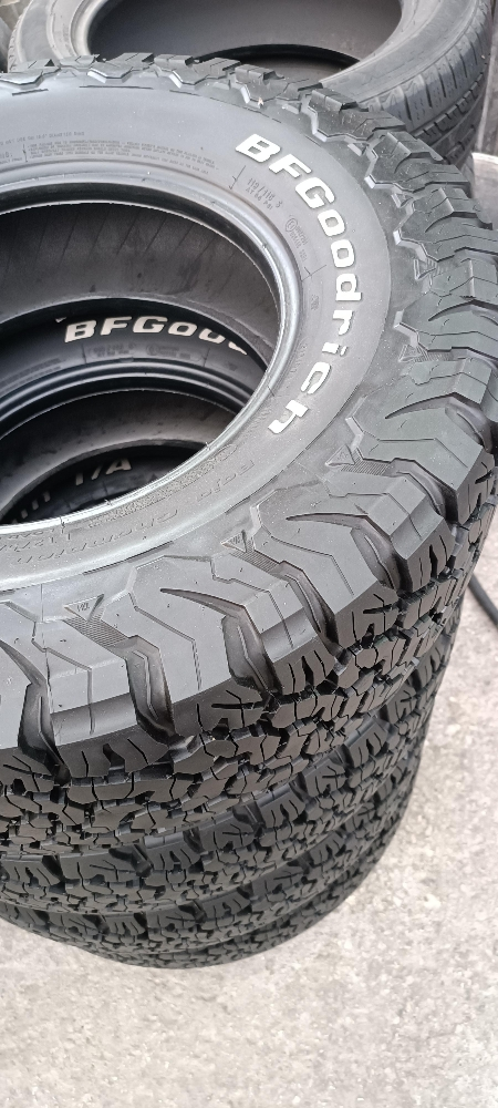 285/70/17"bfgoodrich - 2