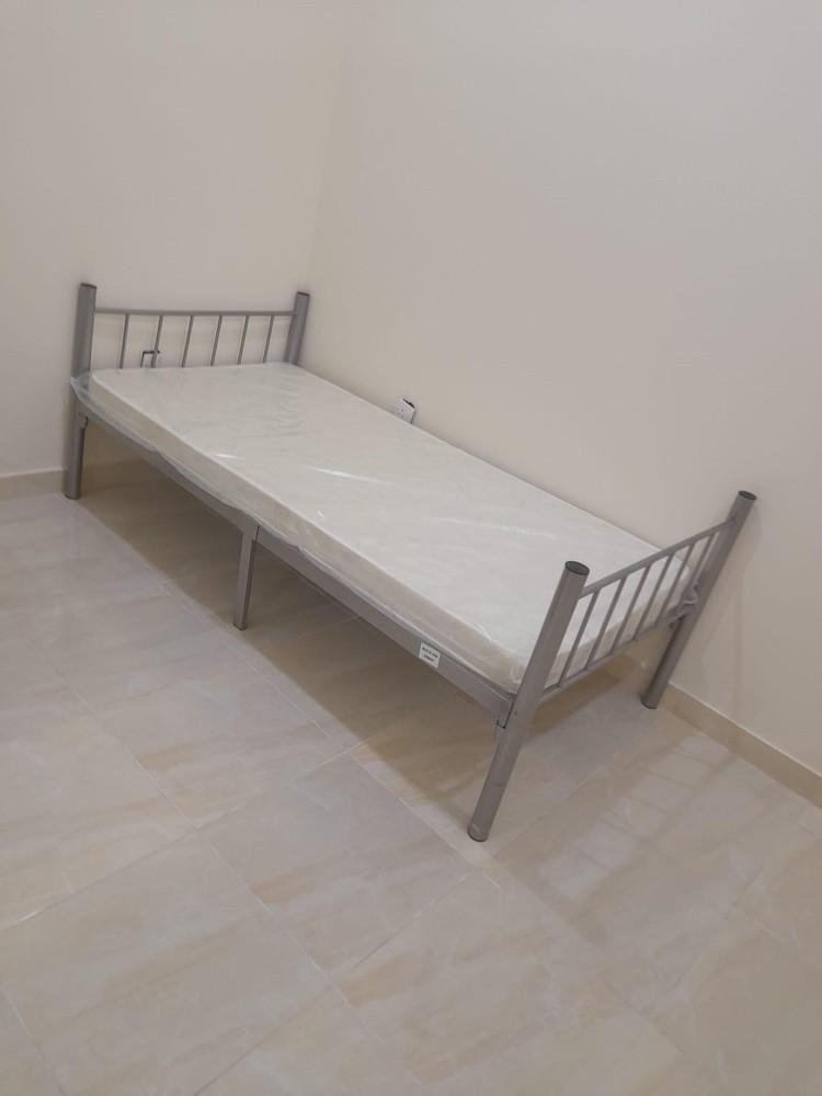 New Single metal and wooden Bed - 4