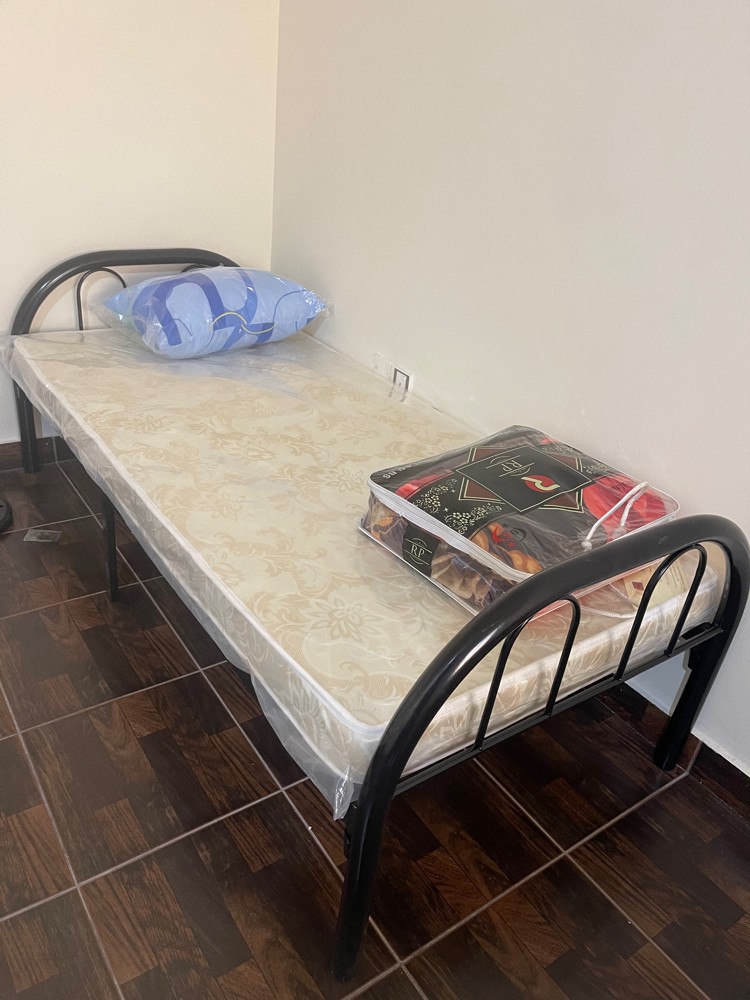 New Single metal and wooden Bed - 1