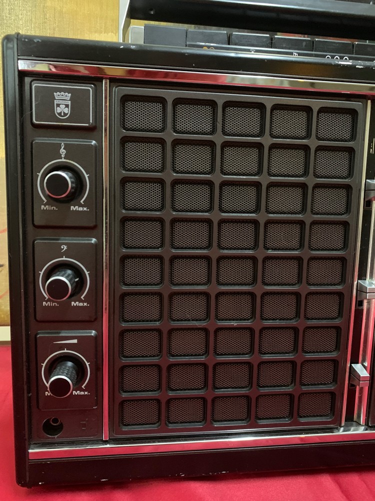 Vintage SATELLITE 2100 Radio - 14