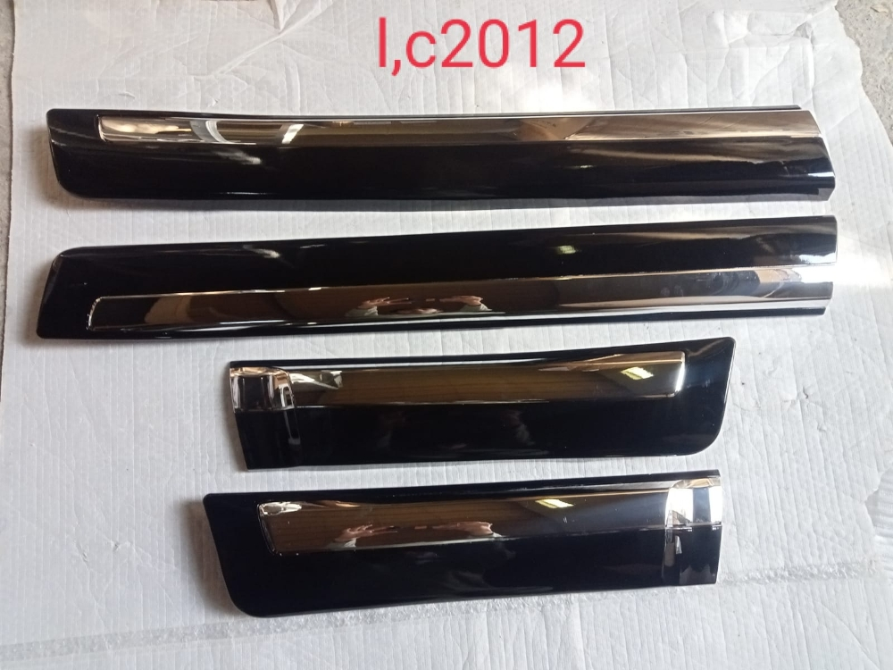 land cruiser door moulding 2012 - 2