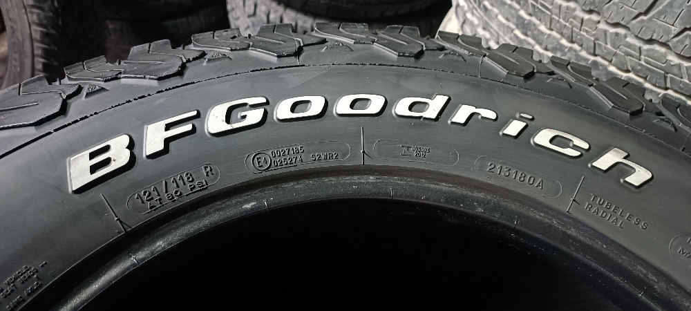 285/70/17"all-terrainTyre - 1