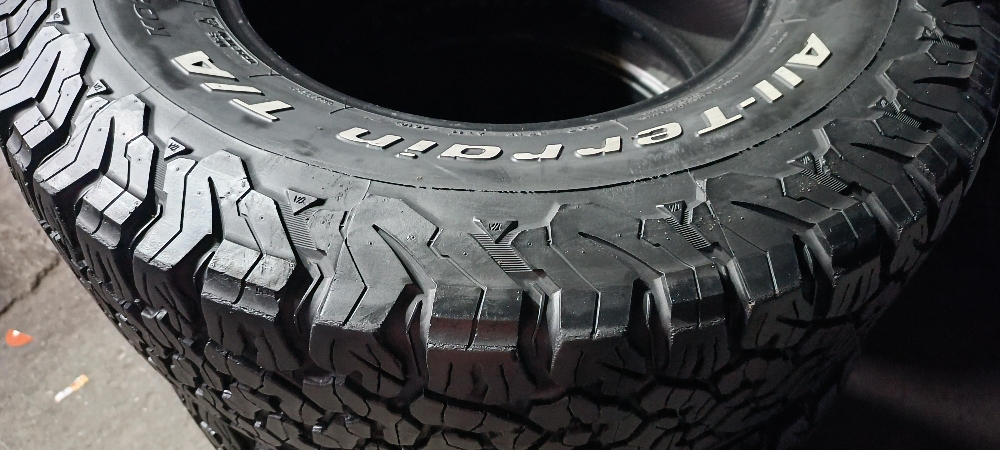 285/70/17"all-terrainTyre - 4