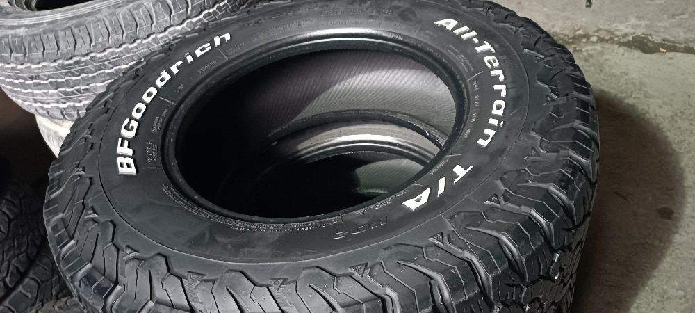 285/70/17"all-terrainTyre - 2