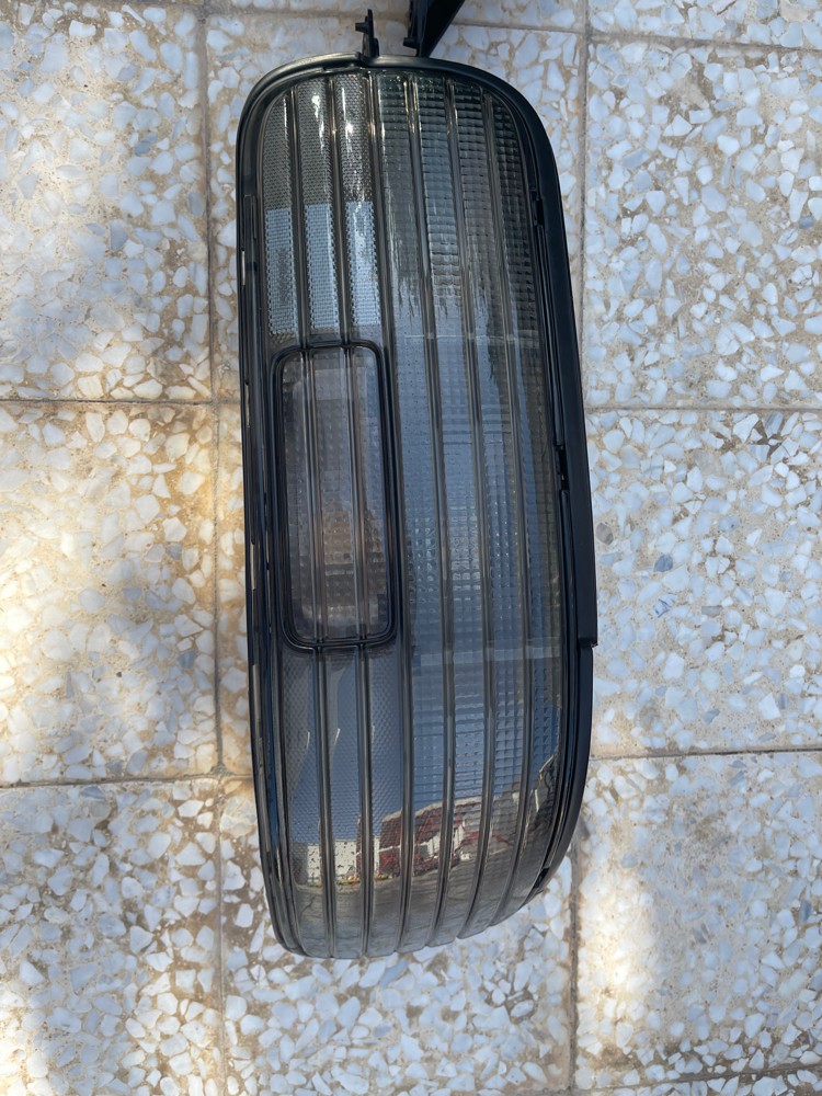 1993-1996 capric/impala taillight - 2