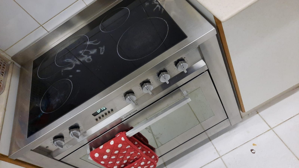 Oven Ariston made in Poland. - 2