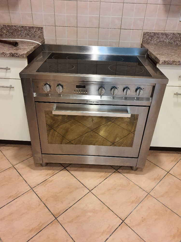 Oven Ariston made in Poland. - 1
