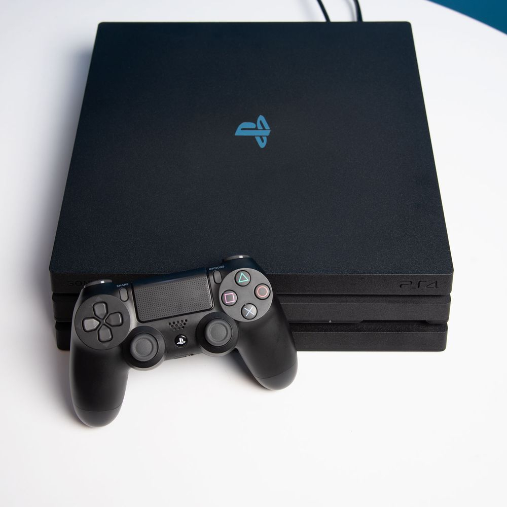 ps4 pro like new - 1