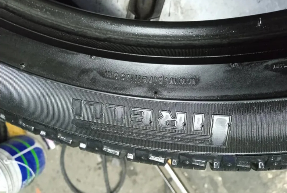 275/60/20"pirelli tyre - 2