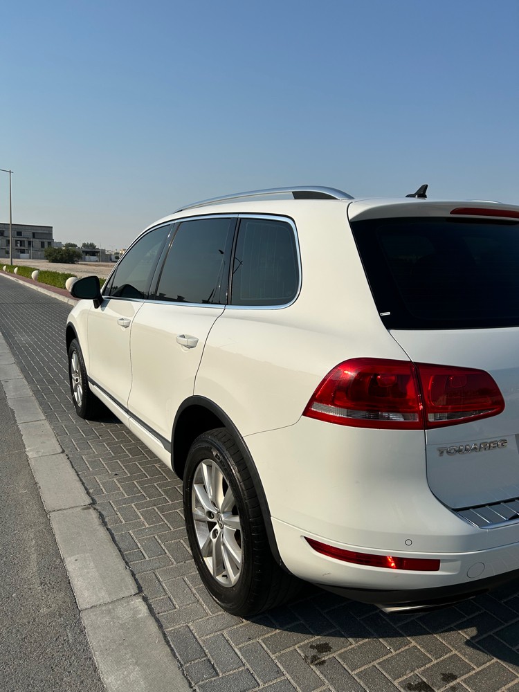 Volkswagen Touareg - 1