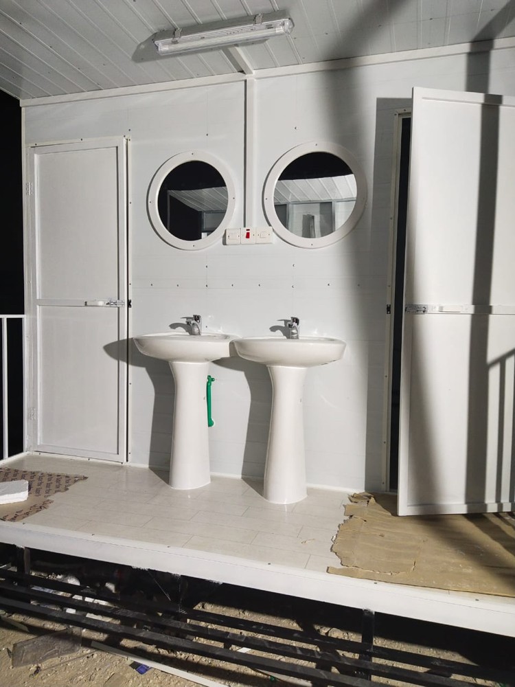 Caravan toilets kitchen - 7