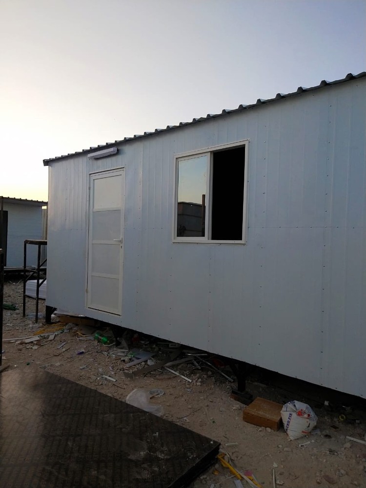 Caravan toilets kitchen - 11