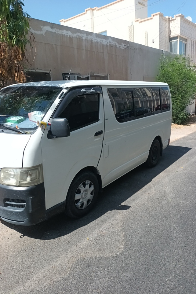 تويتا هايس - 1