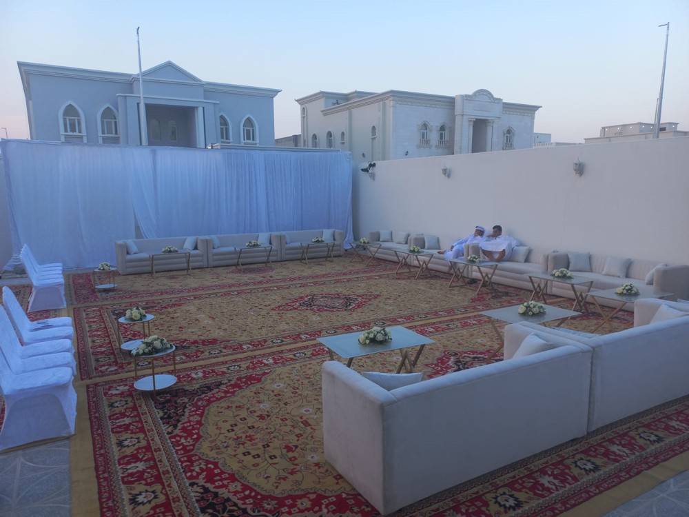 كنب ابيض وشمواه للايجار  - 9