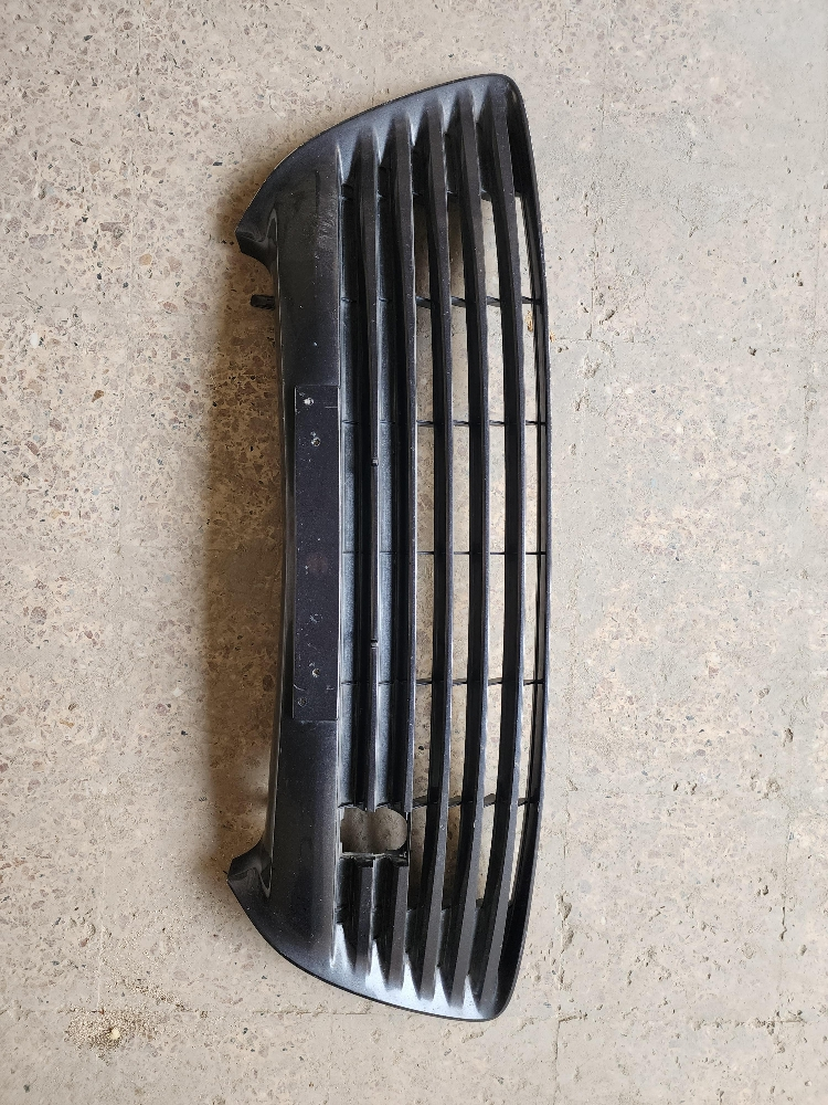 camry grill - 1